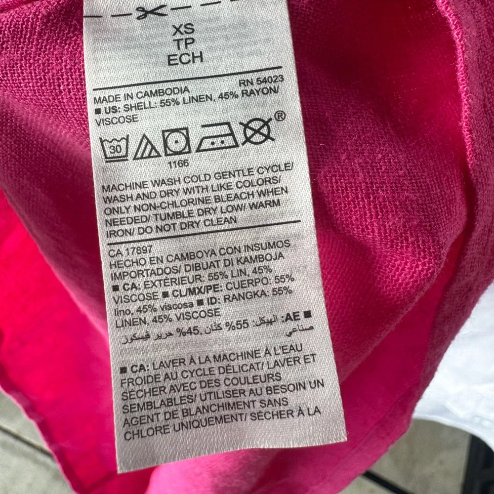 Old Navy fuchsia sleeveless
